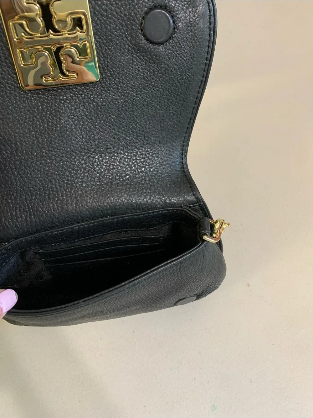 👜💕 Tory Burch Black Leather Shoulder Bag with Gold Logo and Chain Strap